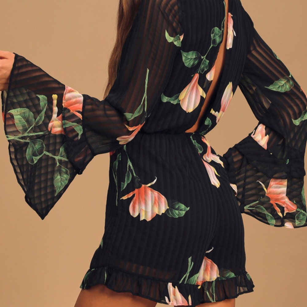 Lulus Talking Sweet Black Floral Print Long Sleeve Cutout Romper - Size M